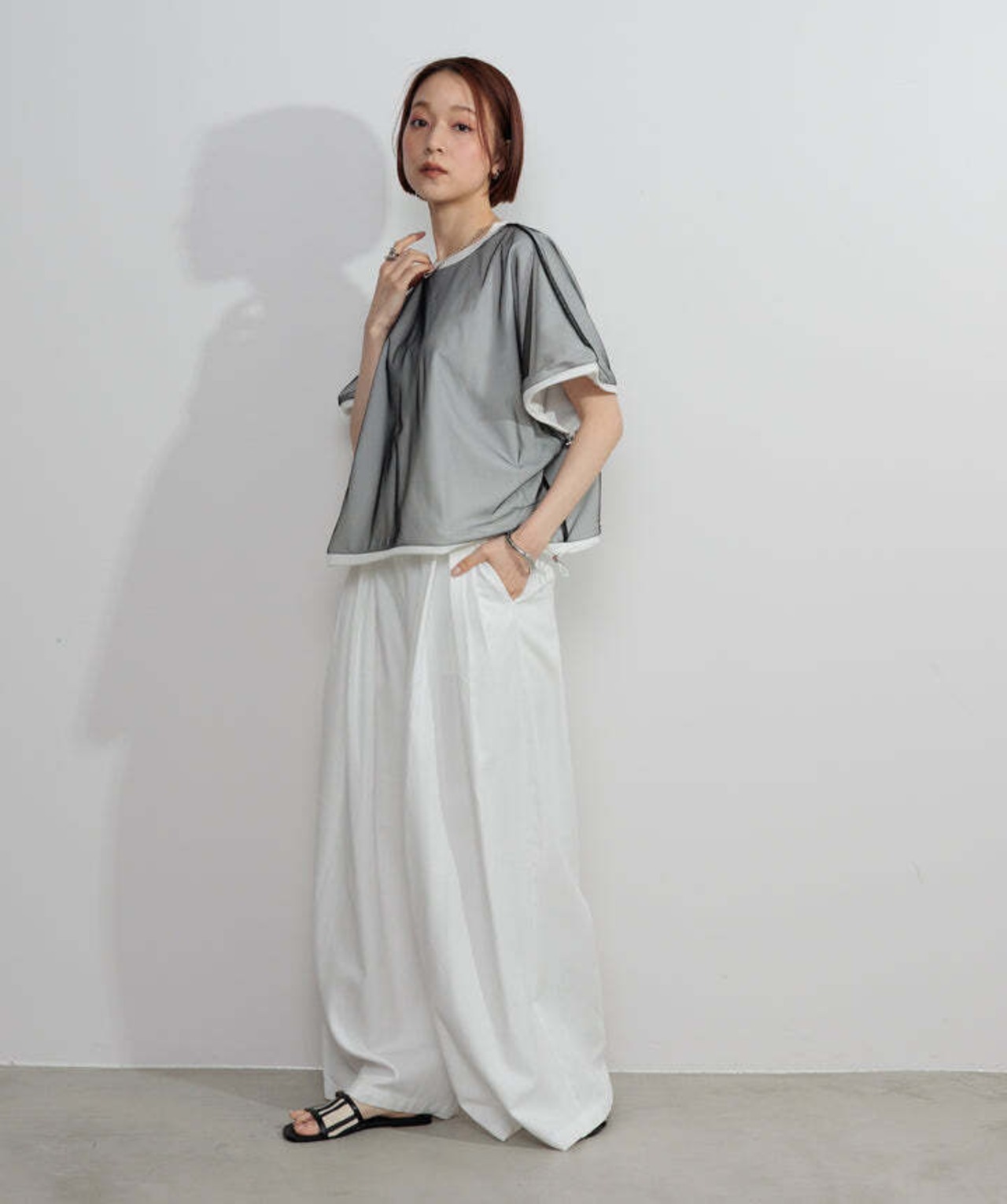 235085 オーバーチュールレースボックスプルオーバー white