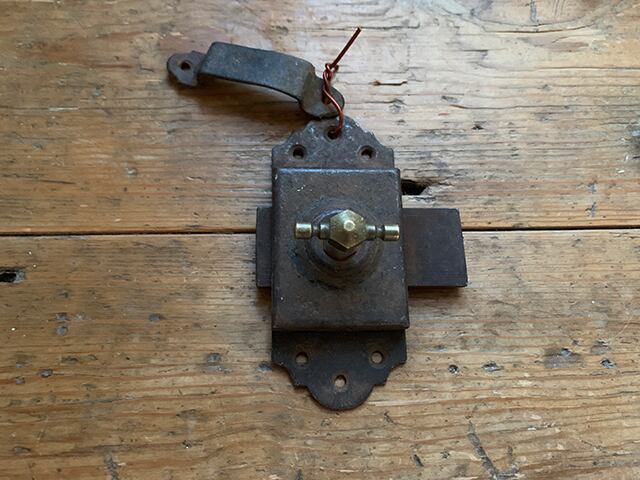 シックな雰囲気のラッチ / スライドロック(A)フレンチアンティーク