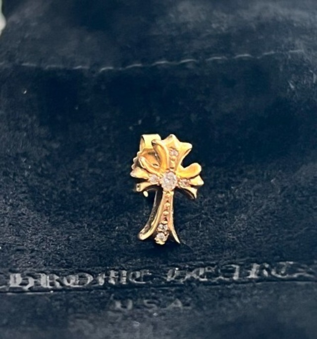 CHROME HEARTS クロムハーツ 22K CHクロス スタッド ピアス with パヴェダイヤモンド