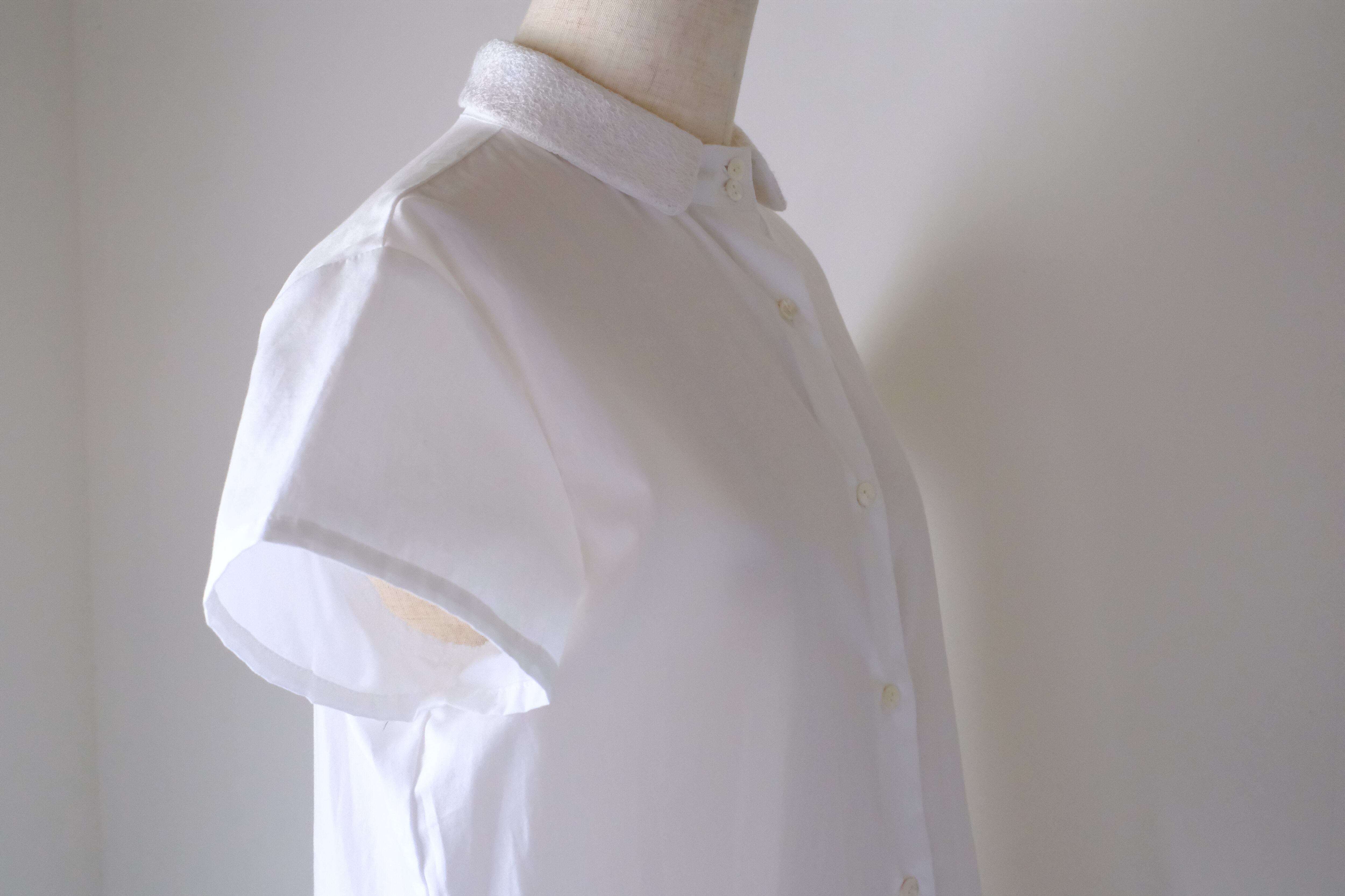 半袖スタンドカラーブラウス cl-120 (オフ白)