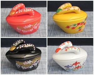 有田焼　置物　ポックリ型香料入れ　【赤・白・黄・黒】 20-005