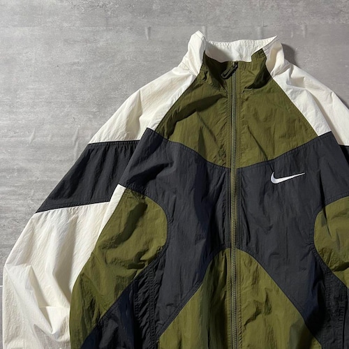 NIKE / embroidery nylon jacket size XL