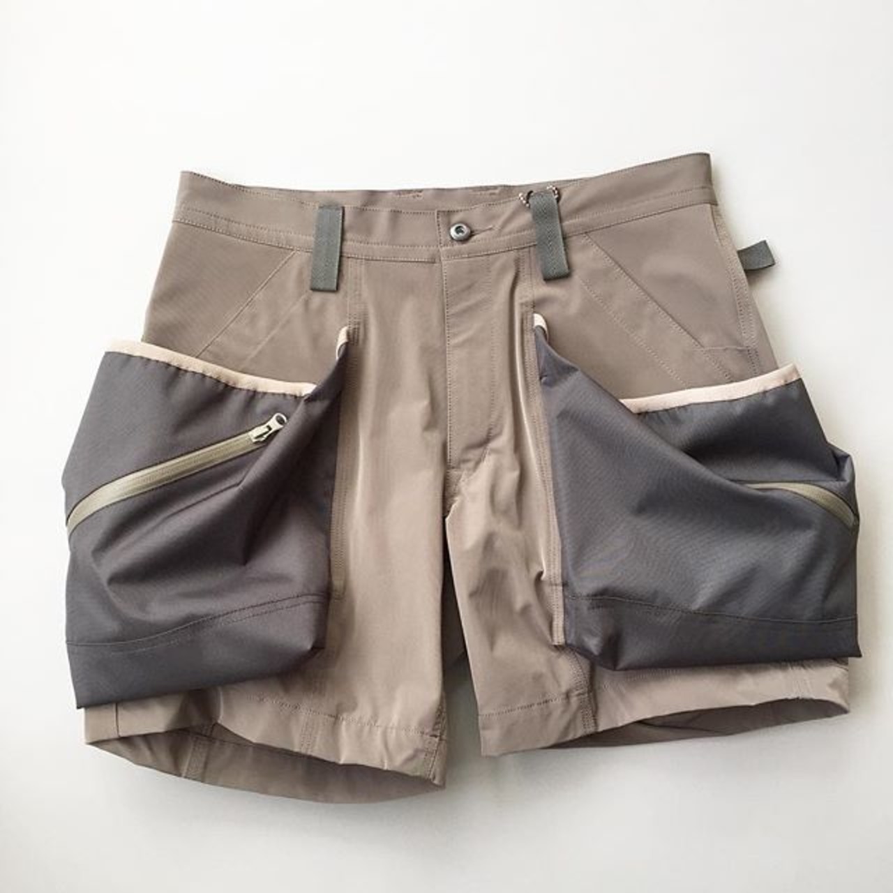 TROVE × GEAR HOLIC / BIG POCKET SHORTS / ACTIVE  / GREY / トローヴ × ギアホリック / ビッグポケットショーツ / ストレッチ / グレー