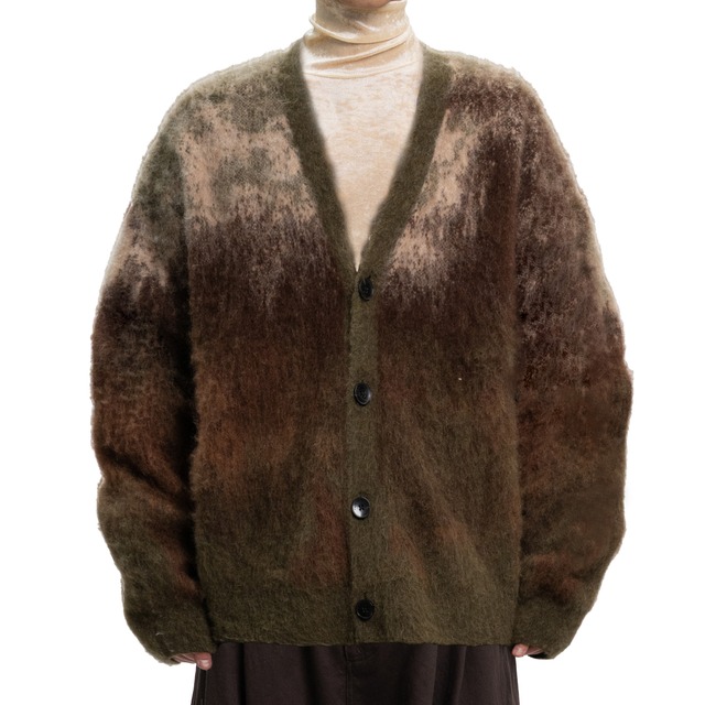 【26AW | MEN】Feng Chen Wang フェンチェンワン / ニット / Brown-to-Green Gradient Cardigan FUF22KT13