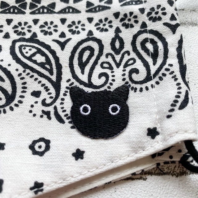 黒猫マスク【バンダナ柄】通気性が良く蒸れにくい素材使用！