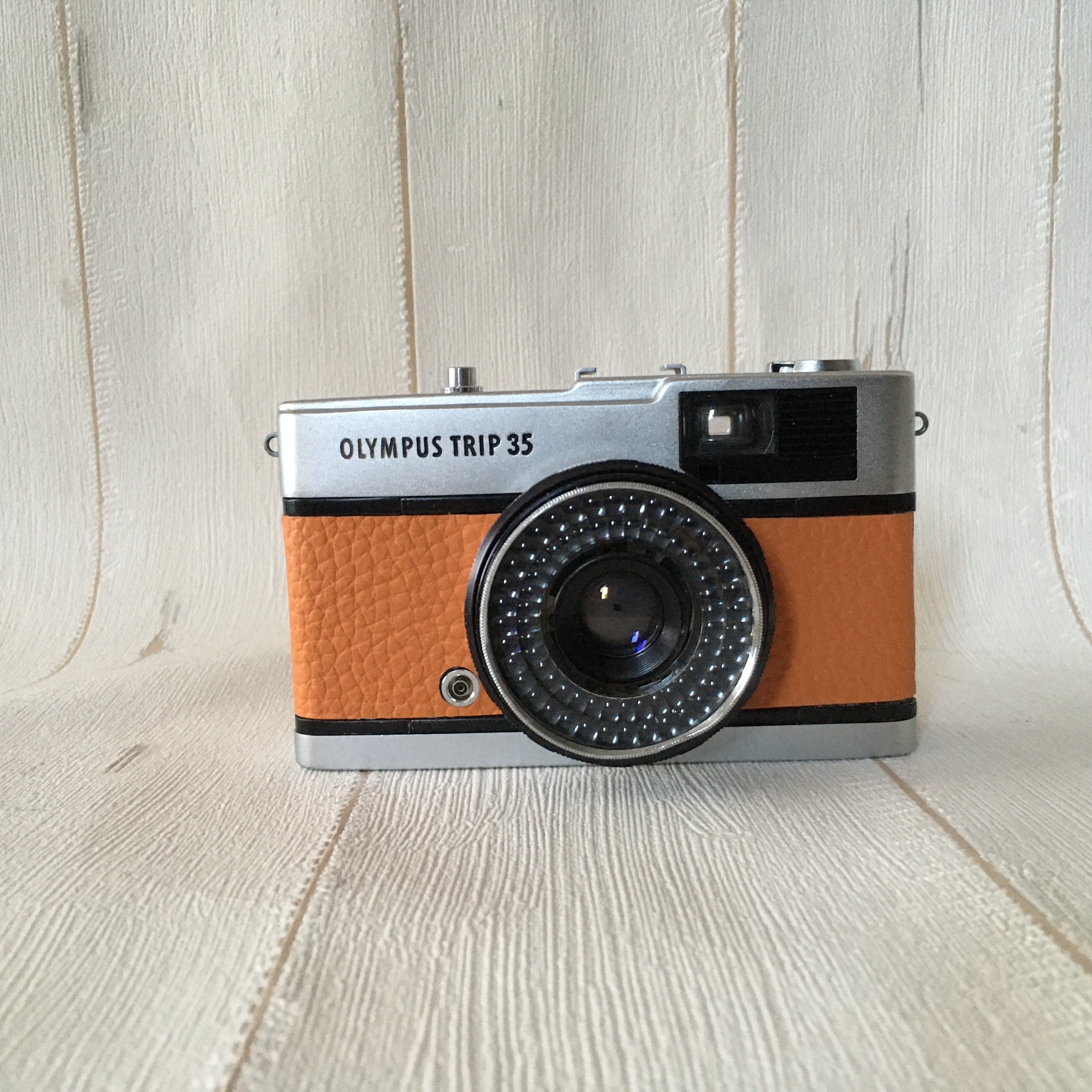 Olympus TRIP 35 <アプリコットオレンジ>