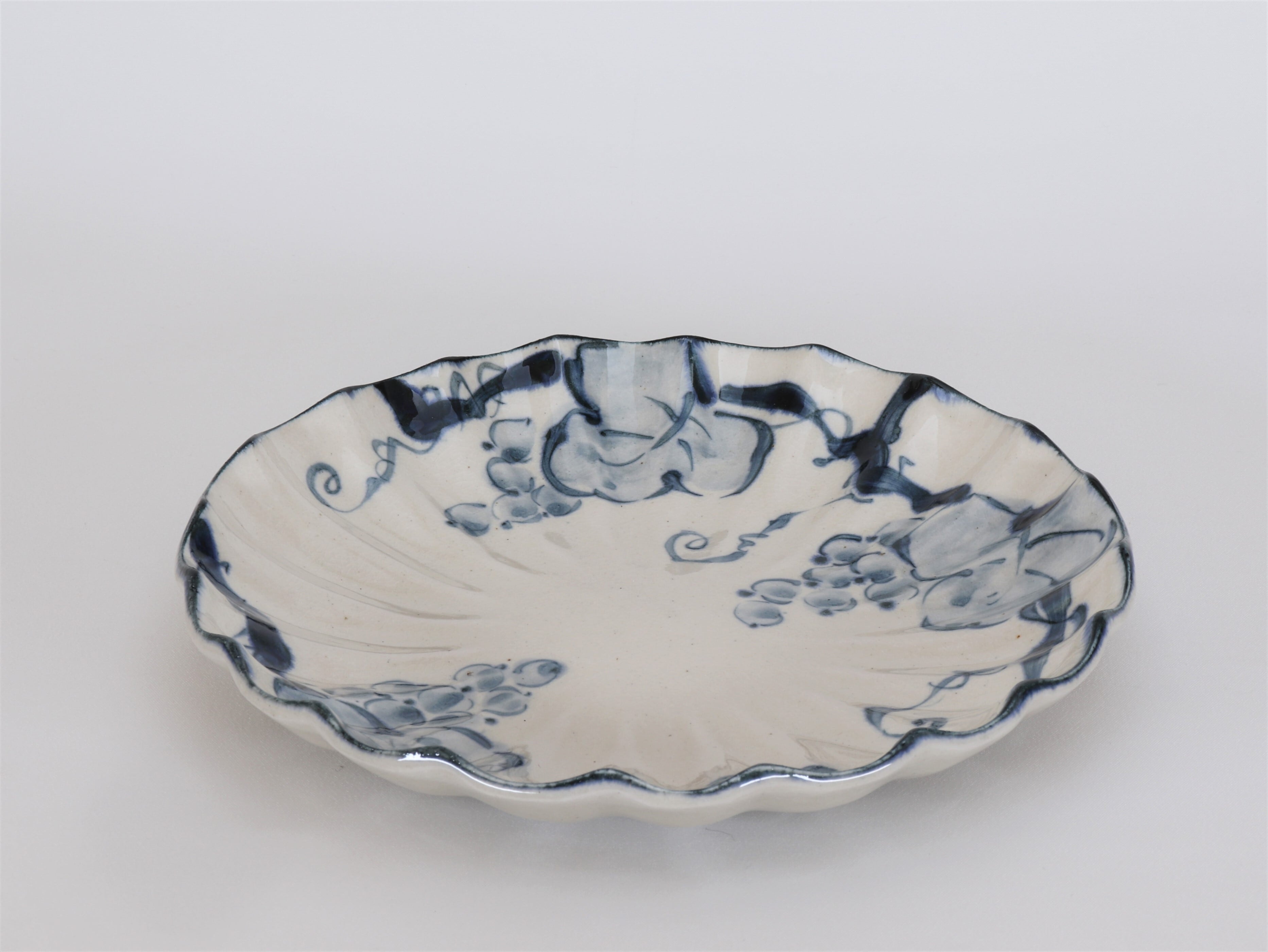 安南 菊型盛皿 葡萄【B級品 特価】
