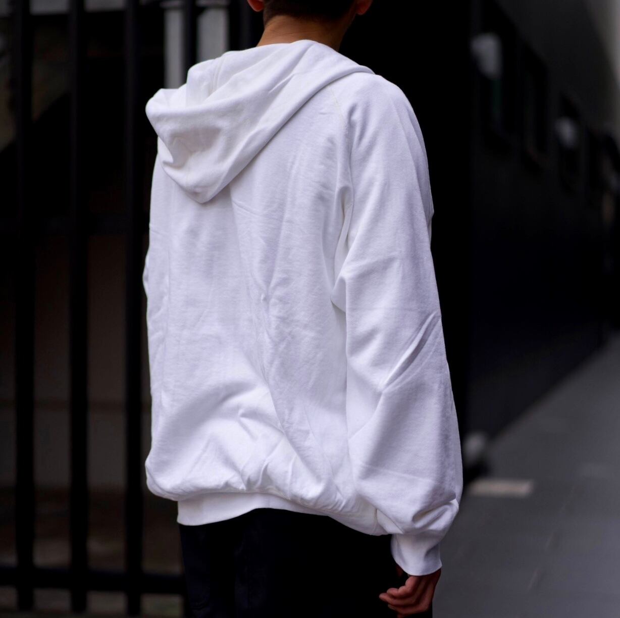 COMOLI(コモリ) / 製品染裏毛ジップパーカー-WHITE-(Z01-05027) | Signs