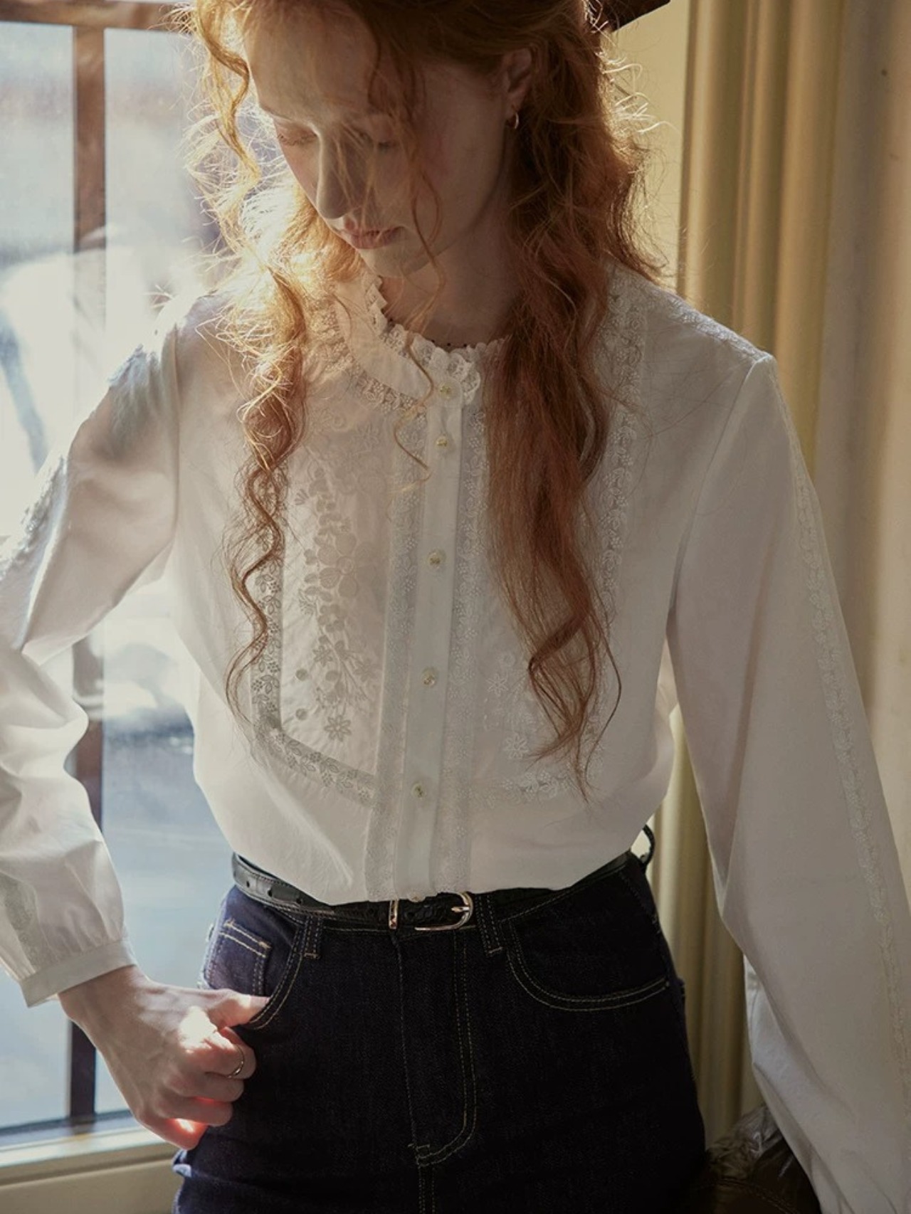Ancienne Embroidery Frill Blouse F0825