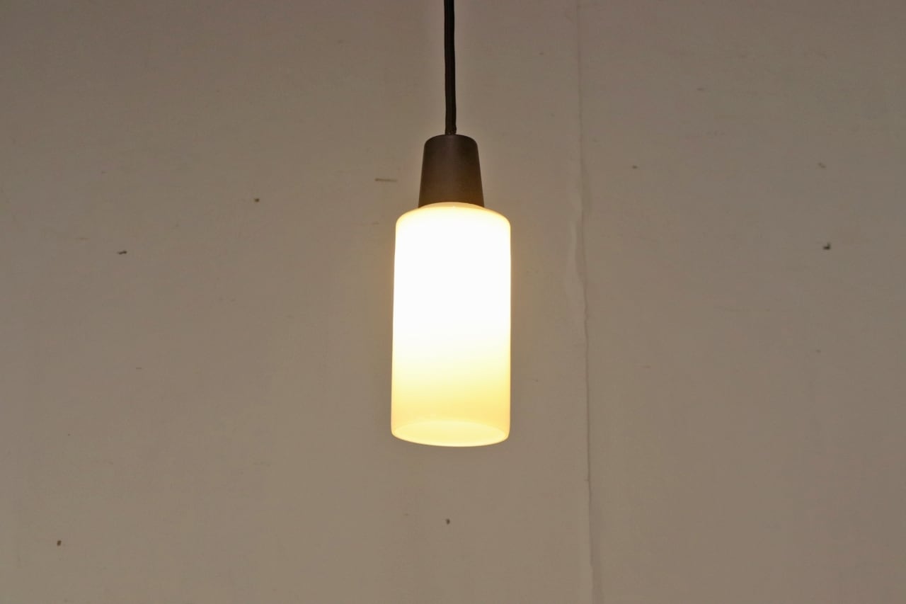 レトロ ペンダントライト ランプ 照明 吊り下げ ガラス シェード 白