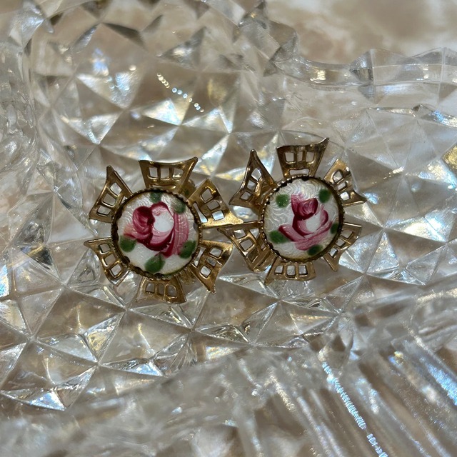 vintage pink rose  motif earrings