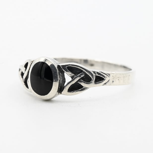 Black Onyx Inlay Dainty Oval Top Ring #15.0 / Denmark