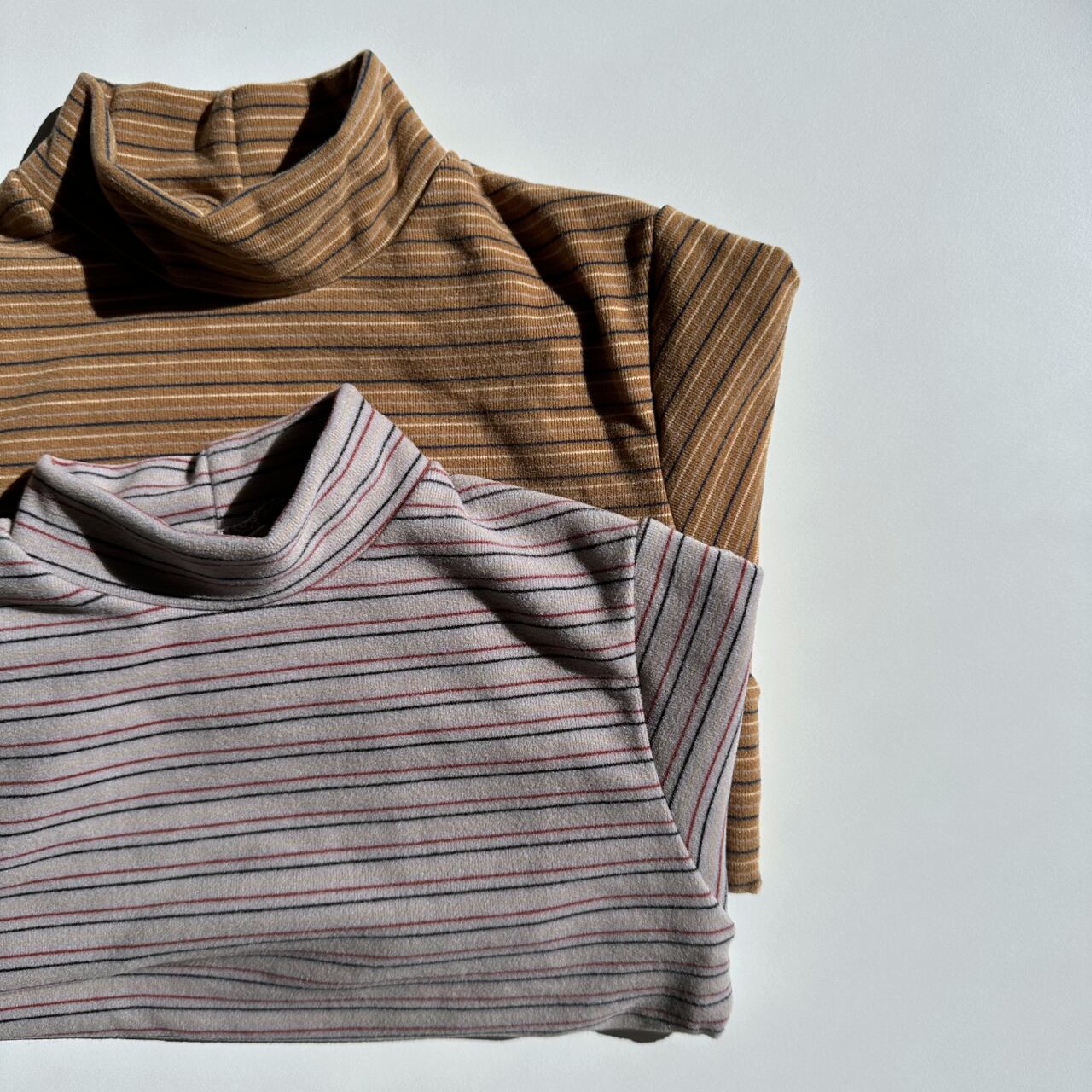 【middle name】Mini high neck shima tops