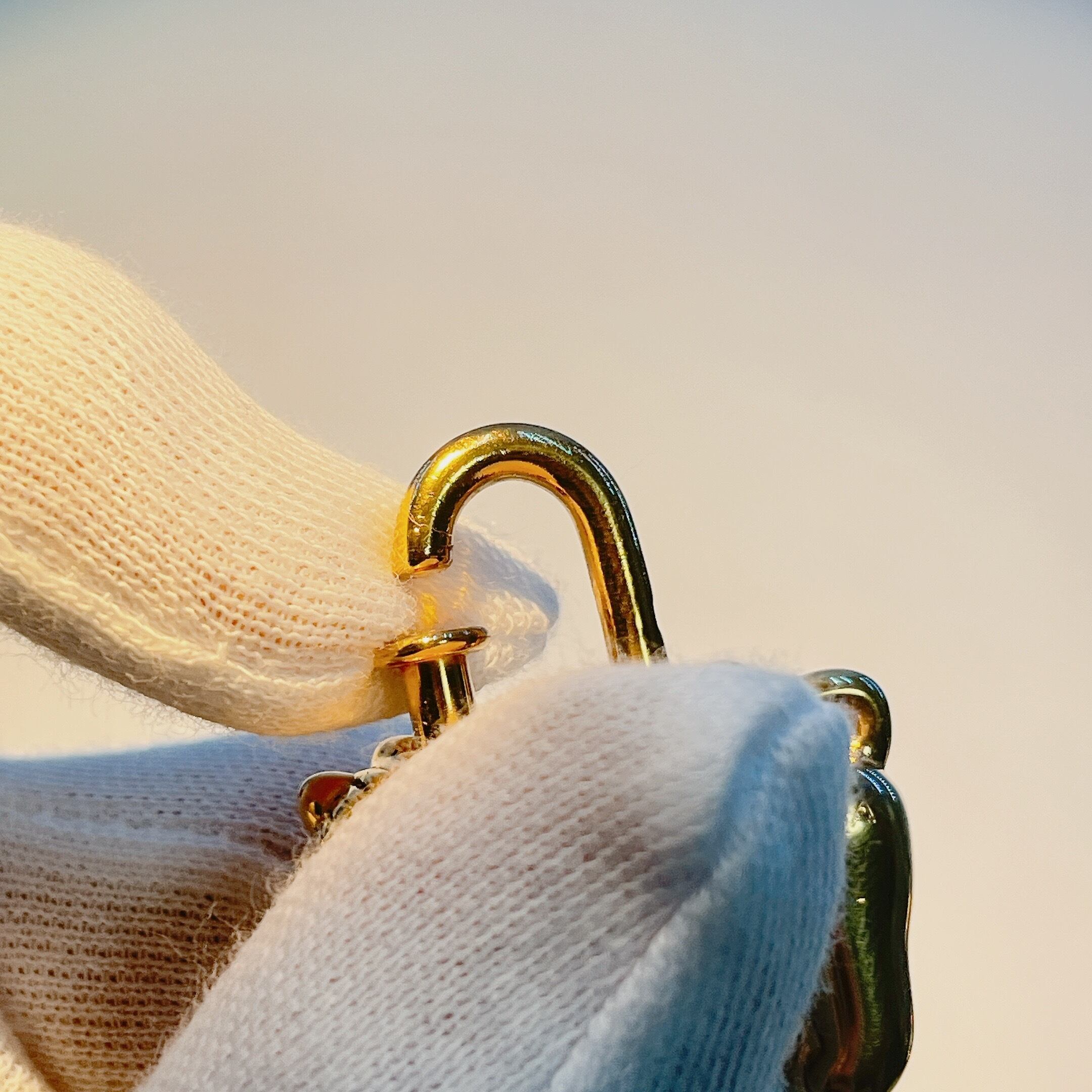 美品　エルメス　ライオン　カデナ　ゴールド　2017 エルメス(HERMES)カデナ ライオン｜2106800517378｜【公式】新品