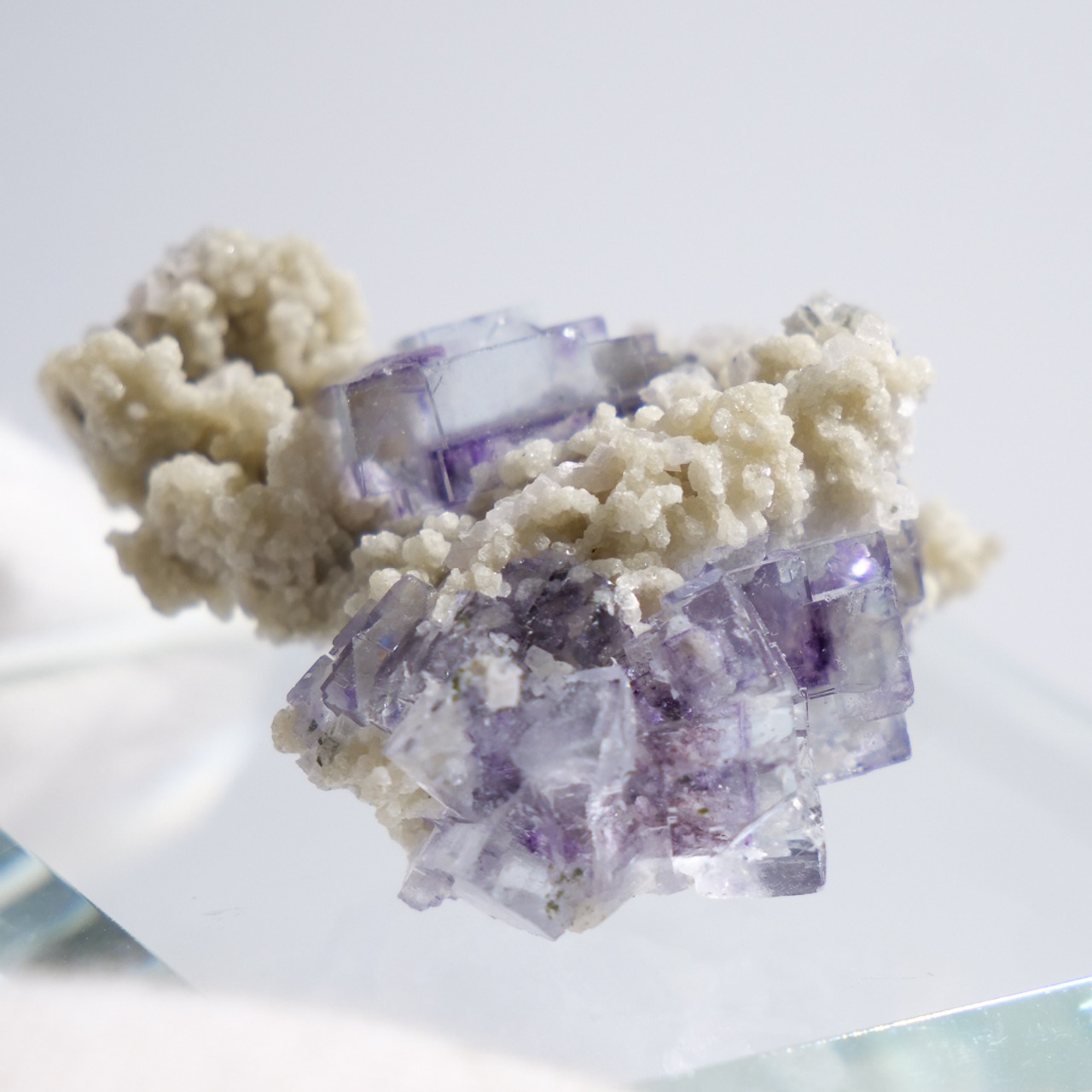 ヤオガンシャン産 フローライト 共生 / 原石 標本【F_1】