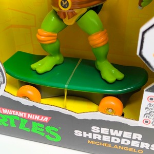 ☆US直輸入☆【 Teenage Mutant Ninja Turtles（ ティーンエイジ ミュータント ニンジャ タートルズ ）】 Turtles Sewer Shredders Pull Back Vehicles / 5インチ タートルズ スケートプルバックトイ / ミケランジェロ〚アメリカン雑貨 アメトイ〛