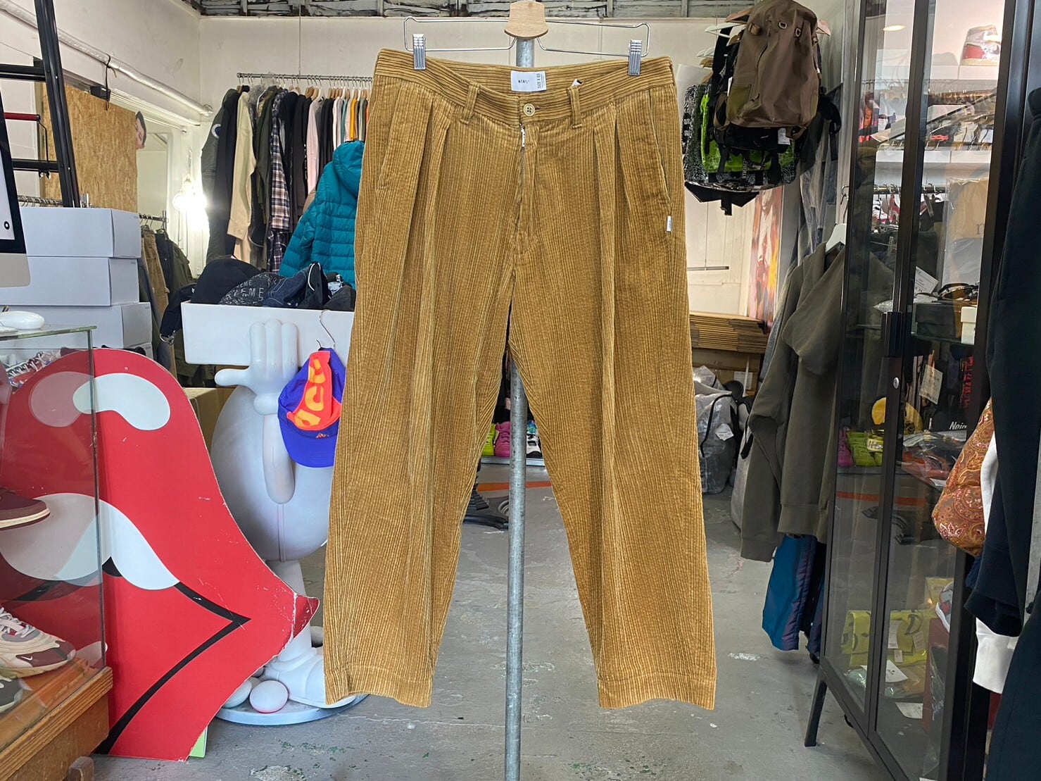 WTAPS TUCK 02 CORDUROY TROUSERS CAMEL LARGE 212TQDT-PTM02 42662 