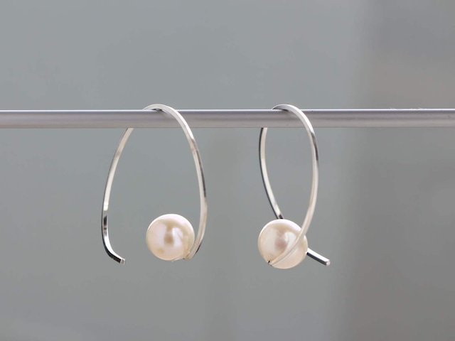 SV935(Argentium)- twist hoop pearl pierced earrings