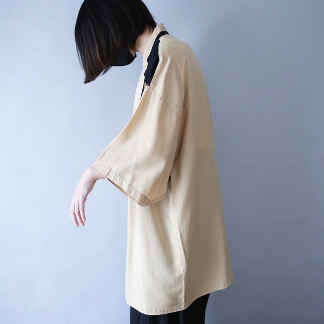"刺繍" uneune fry-front minimal design bi-color over silhouette h/s shirt