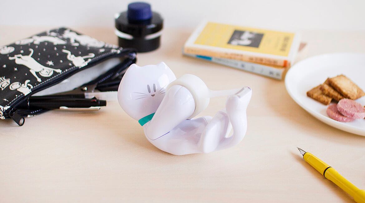 白ネコのテープカッター