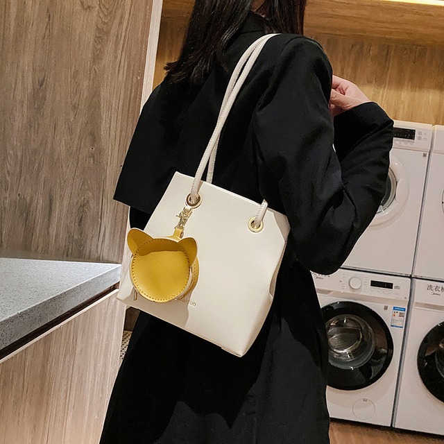 Shangxinスモールバッグハンドバッグ2020新しいトレンディな夏のファッションオールマッチメッセンジャーバッグネットセレブシンプルワンショルダーバケットバッグ Tiancai_Wing_Bag6979170