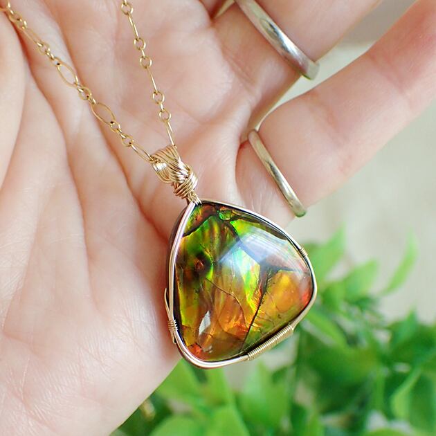 女神巻き®〉アンモライトのペンダントトップ | light & crystal by nina