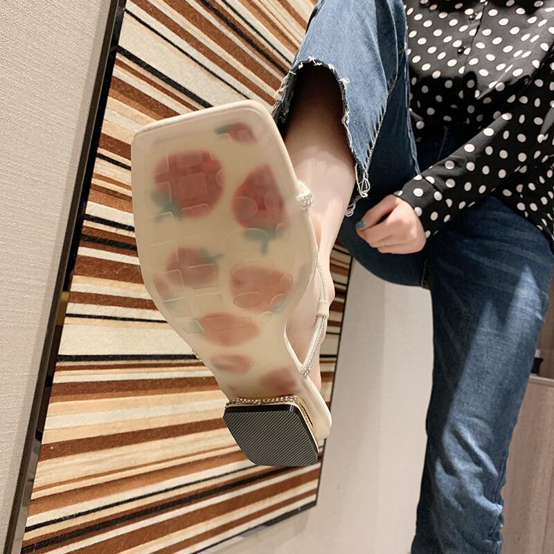 サンダル女性2020夏新バージョンスクエアヘッドワイルドネットレッドフェアリースタイルフラットボトムクリップつま先ラインストーンローマンシューズ 部族の婦人靴4229204