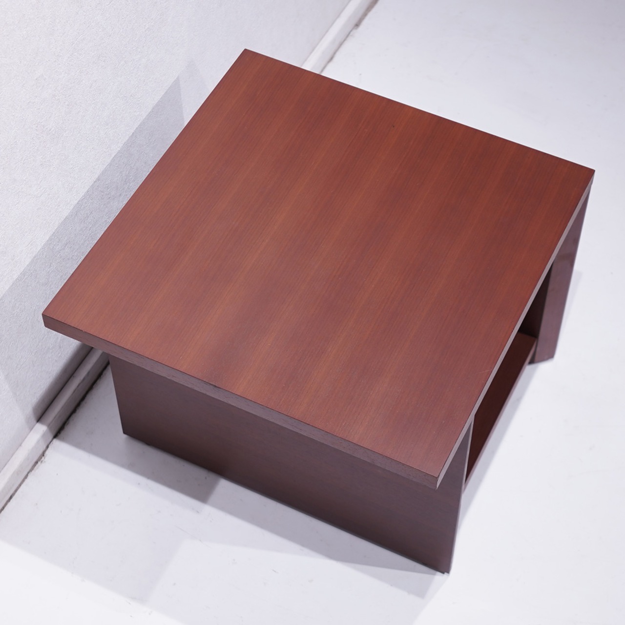 arflex BRACCO / モダン ナチュラル デザイナーズ家具 サイドテーブル 棚付 アルフレックス ブラッコ / 関連:アクタス ボーコンセプト