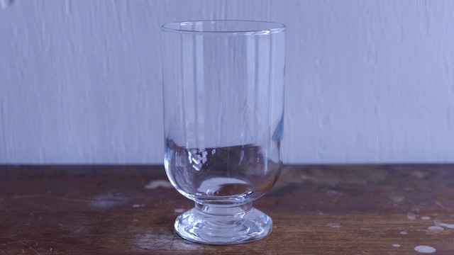 大きめのレトロなグラス