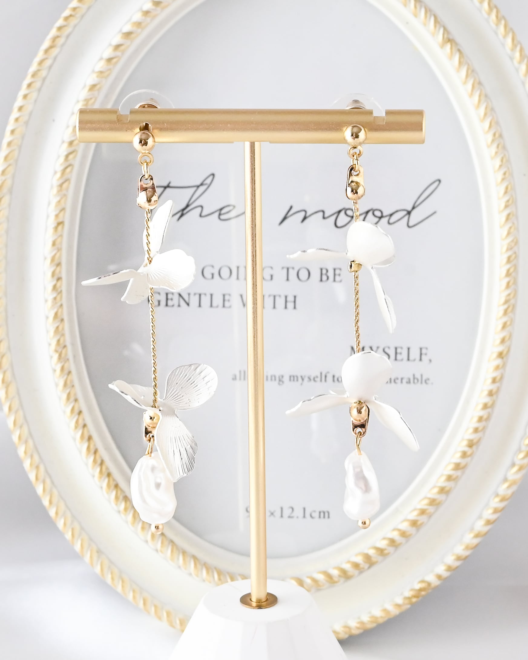 ホワイトフラワーバロックパールピアス / イヤリング【AE2512-05】