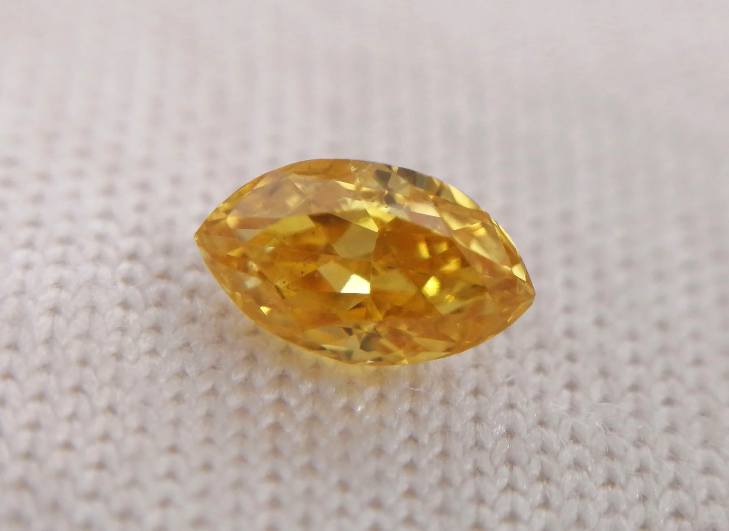 FANCY VIVID YELLOW ORANGE 0.352ct PS