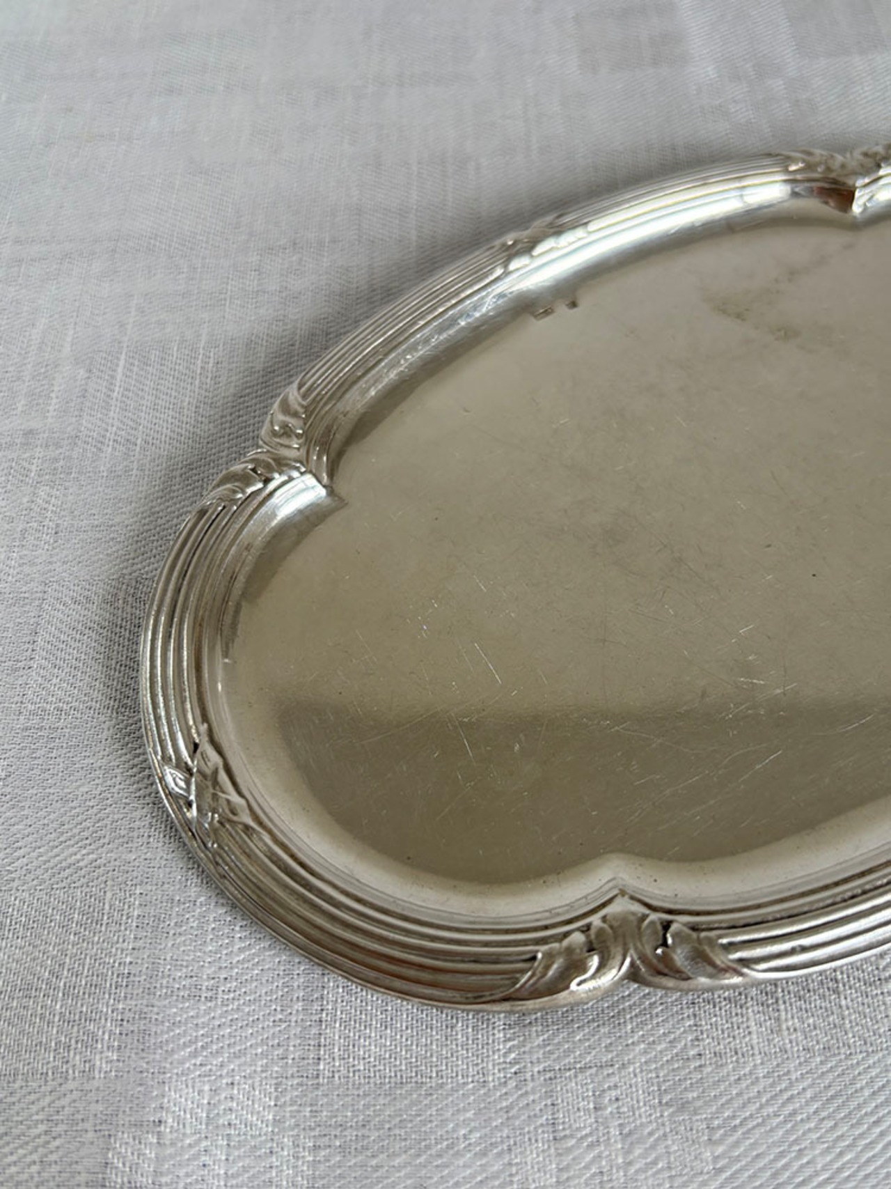 ミニトレー　シルバープレート　オーバル型　アクセサリートレー　メガネ置き　小物整理 19otg23