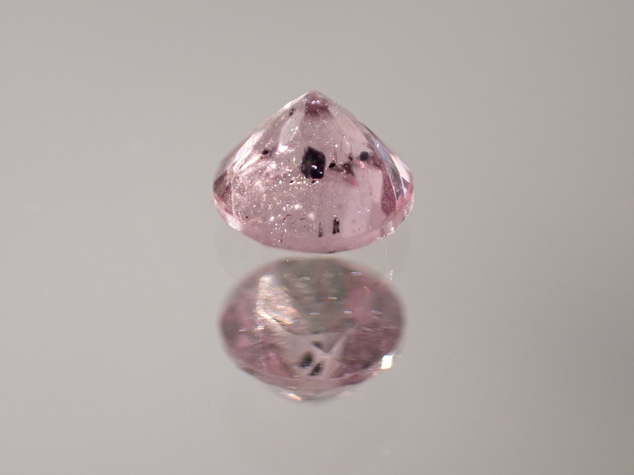 ドラゴンガーネット　0.66ct　[C13‐747]