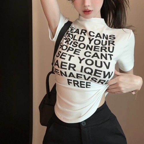 2色／レタープリントモックネックトップス ・10456