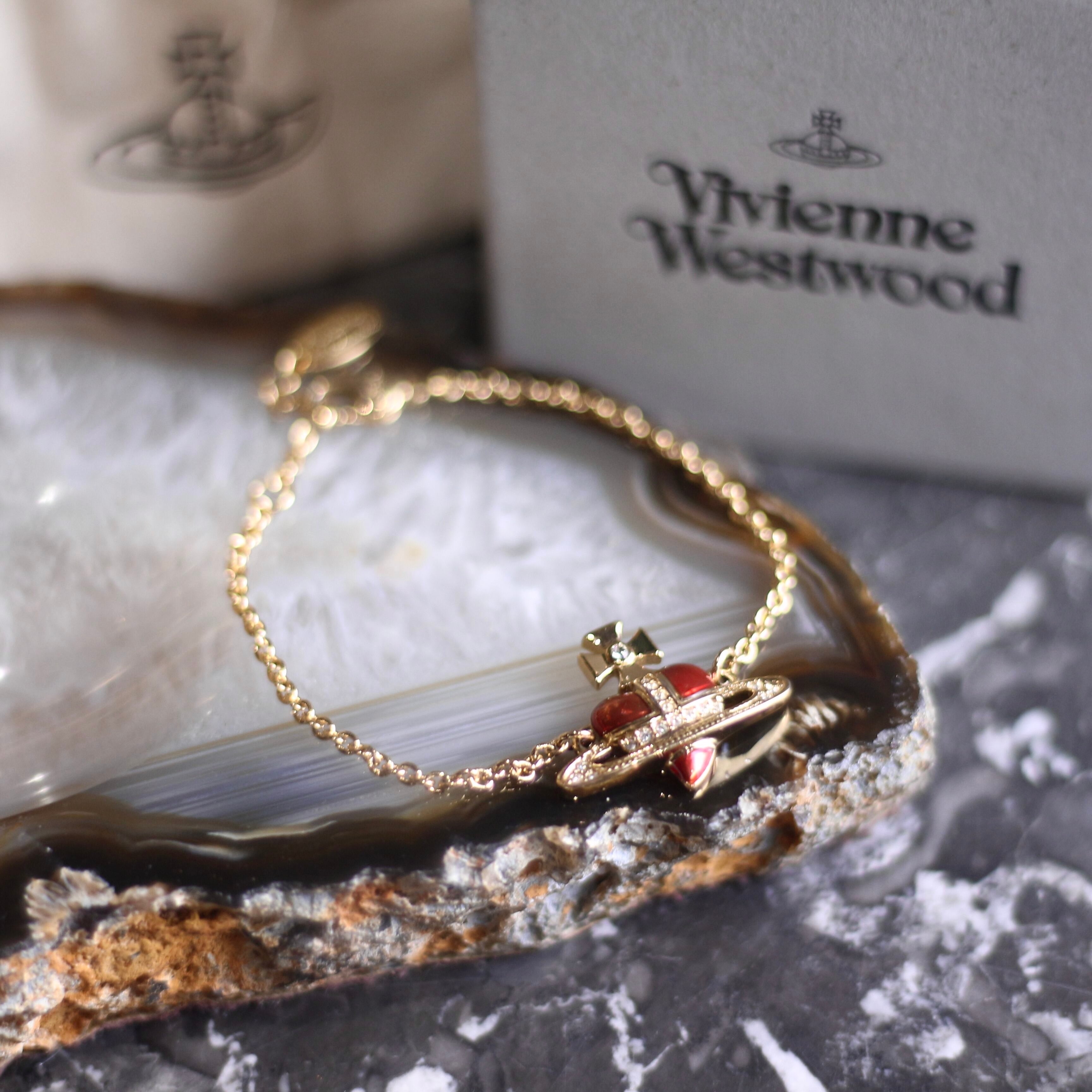 Vivienne Westwood ハート型チェーンブレスレット Vivienne Westwood HEART ORB DESIGN CHAIN BRACELET/ヴィヴィアン