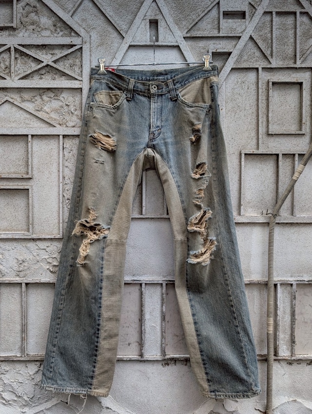 "FADE DAMAGE DENIM PANTS"