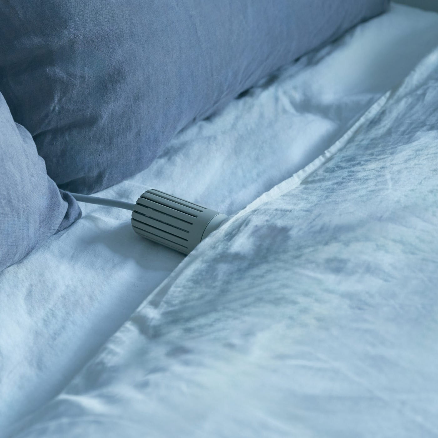 Cado 布団乾燥機 1台4役 一瞬で暖められる FOEHN 002 カドー 布団乾燥機 FOEHN-002 静音モード コンパクト 布団ドライヤー