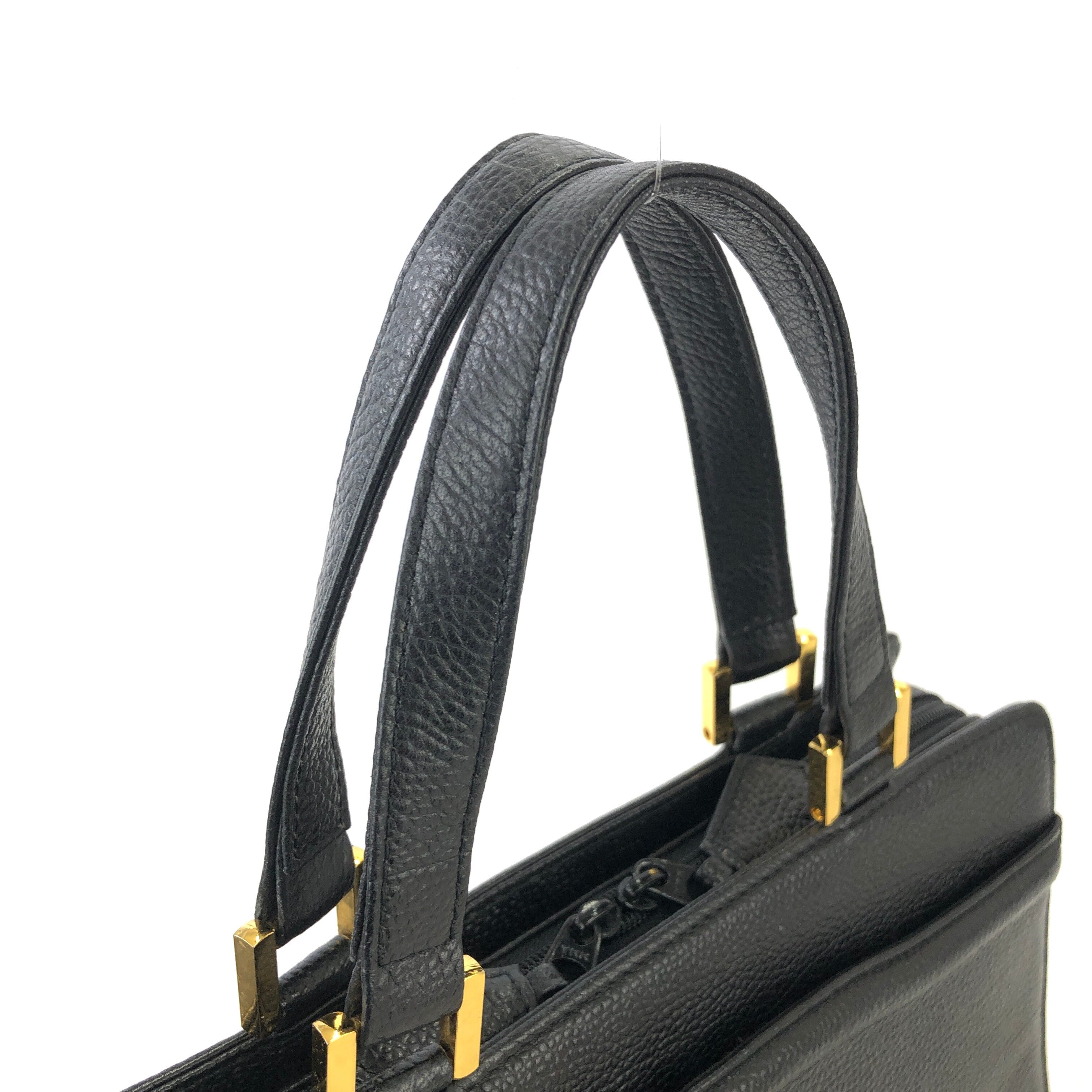 Yves Saint Laurent イヴ ・サンローラン エンボスロゴ エンボスレザー