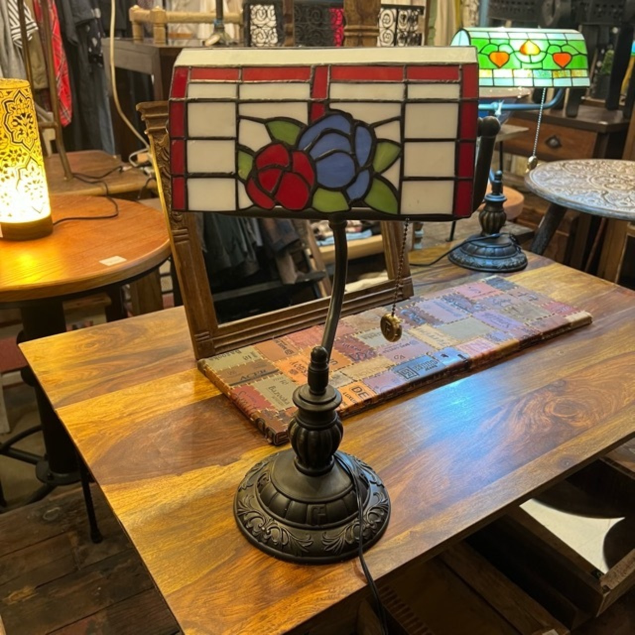 Topanga Lighting　バンカーズステンドグラスランプ　　ローズ　テーブルランプ　バンカーズランプ　ステンドグラス　レトロ