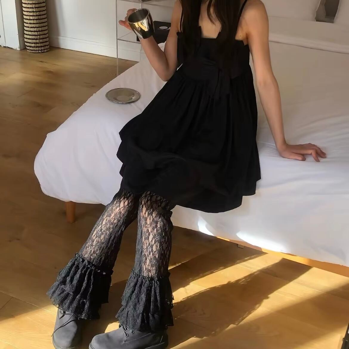 ベルボトムボリュームレースパンツ