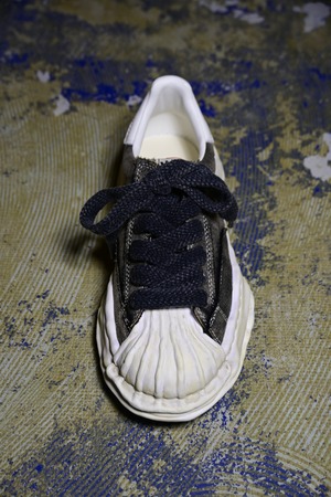 【26AW】MAISON MIHARA YASUHIRO ミハラヤスヒロ /  BLAKEY BLEACHED CANVAS LOW-TOP SNEAKERS / ローカットスニーカー /  A17FW731