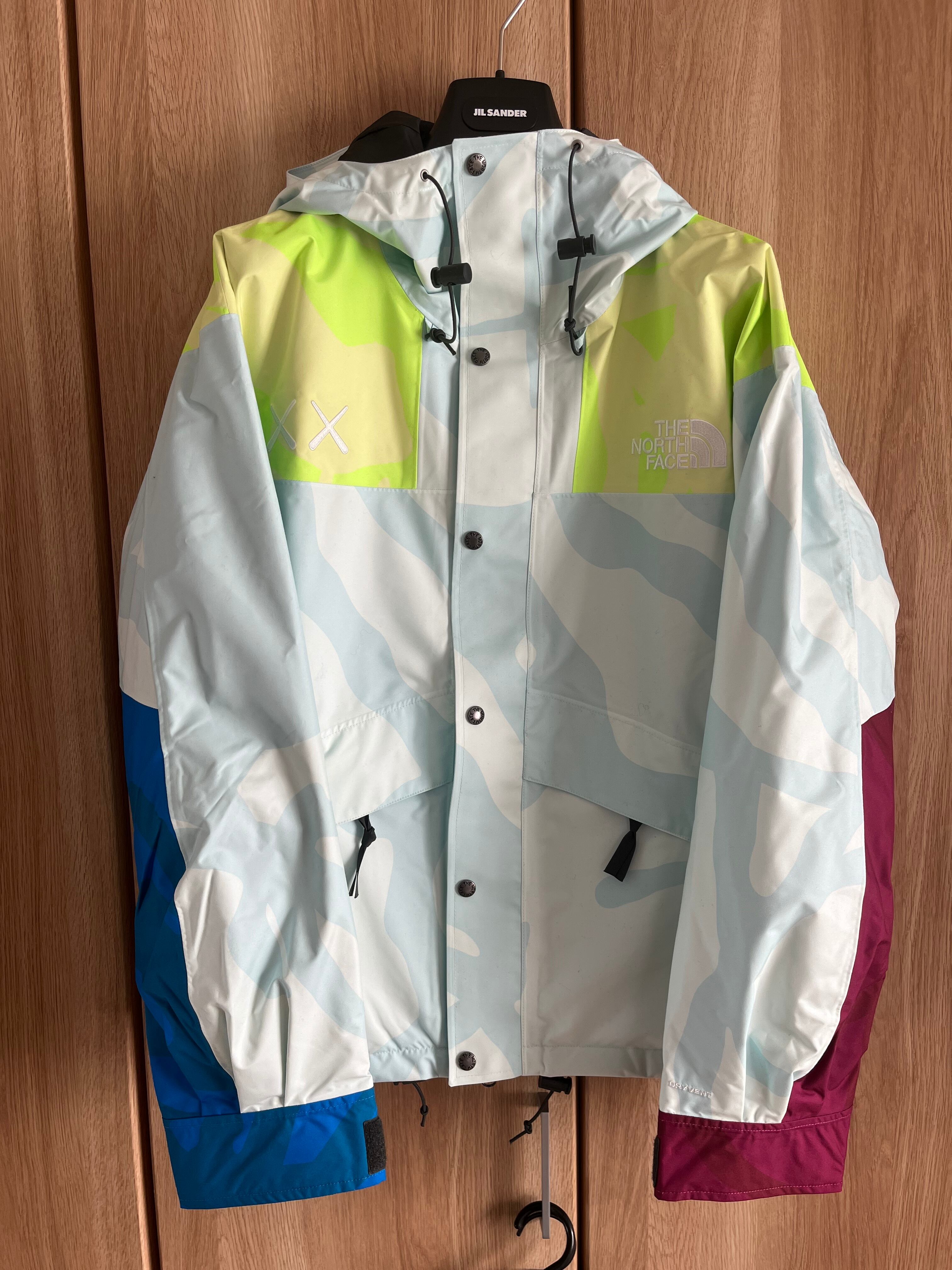 ノースフェイス カウズ NORTH FACE KAWS マウンテンパーカー M