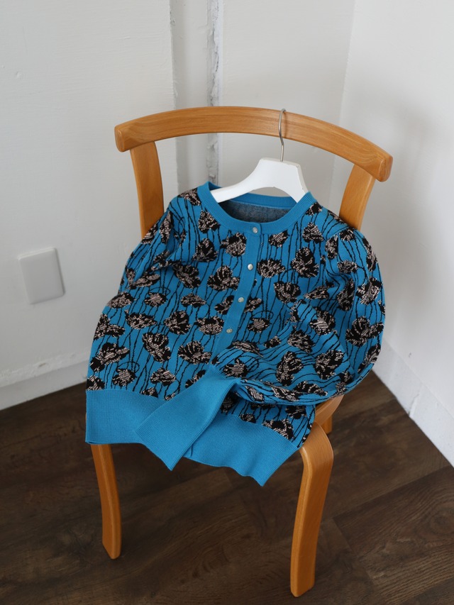 vintagelike flower jacquard knit（blue）