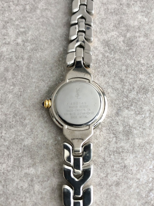 Yves Saint Laurent イヴ・サンローラン 腕時計 シルバー×ゴールド ローマ文字 ステンレススチール クウォーツ 5420-F45278 46jnbp