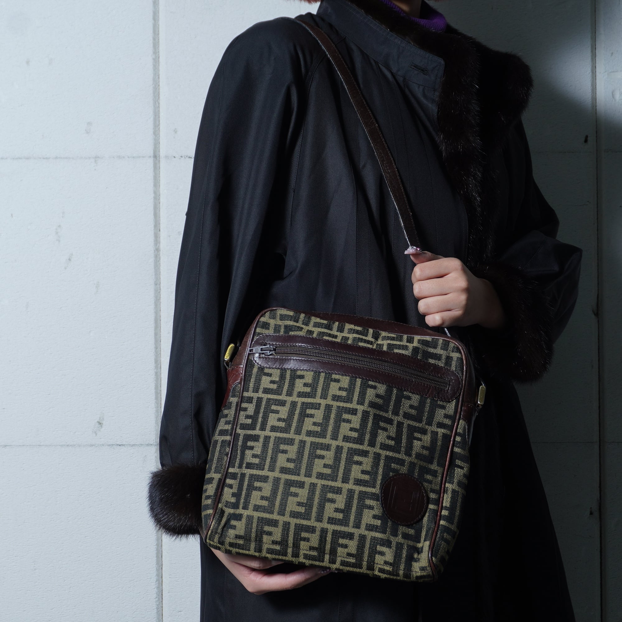 FENDI】フェンディ ”ロゴ入”ズッカ柄レザー切替ショルダーバッグ brown