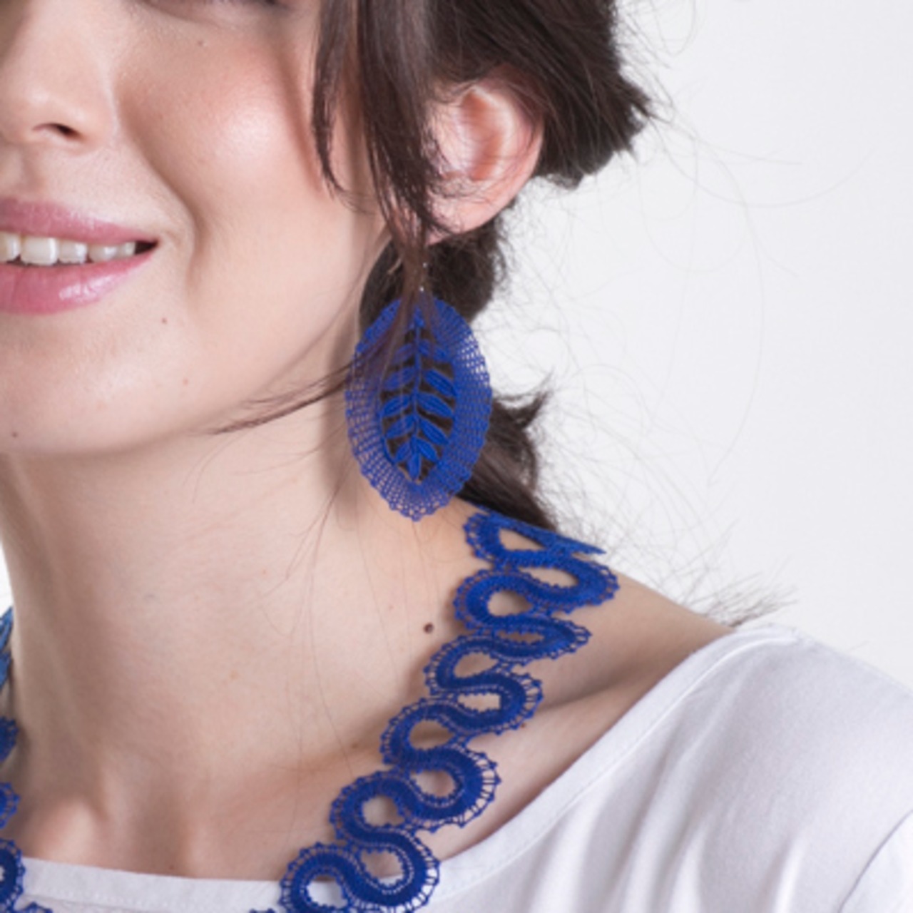 【手編みレースアクセサリー】ピアス& イヤリング ボビンレース リーフ