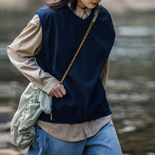 ノースリーブVネックベスト　J0255