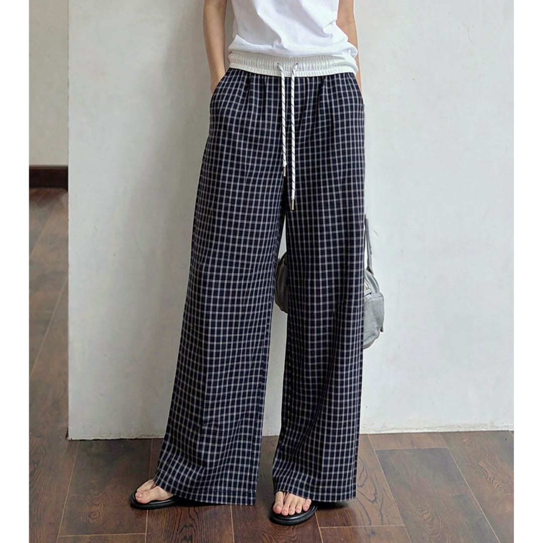 check wide shorts