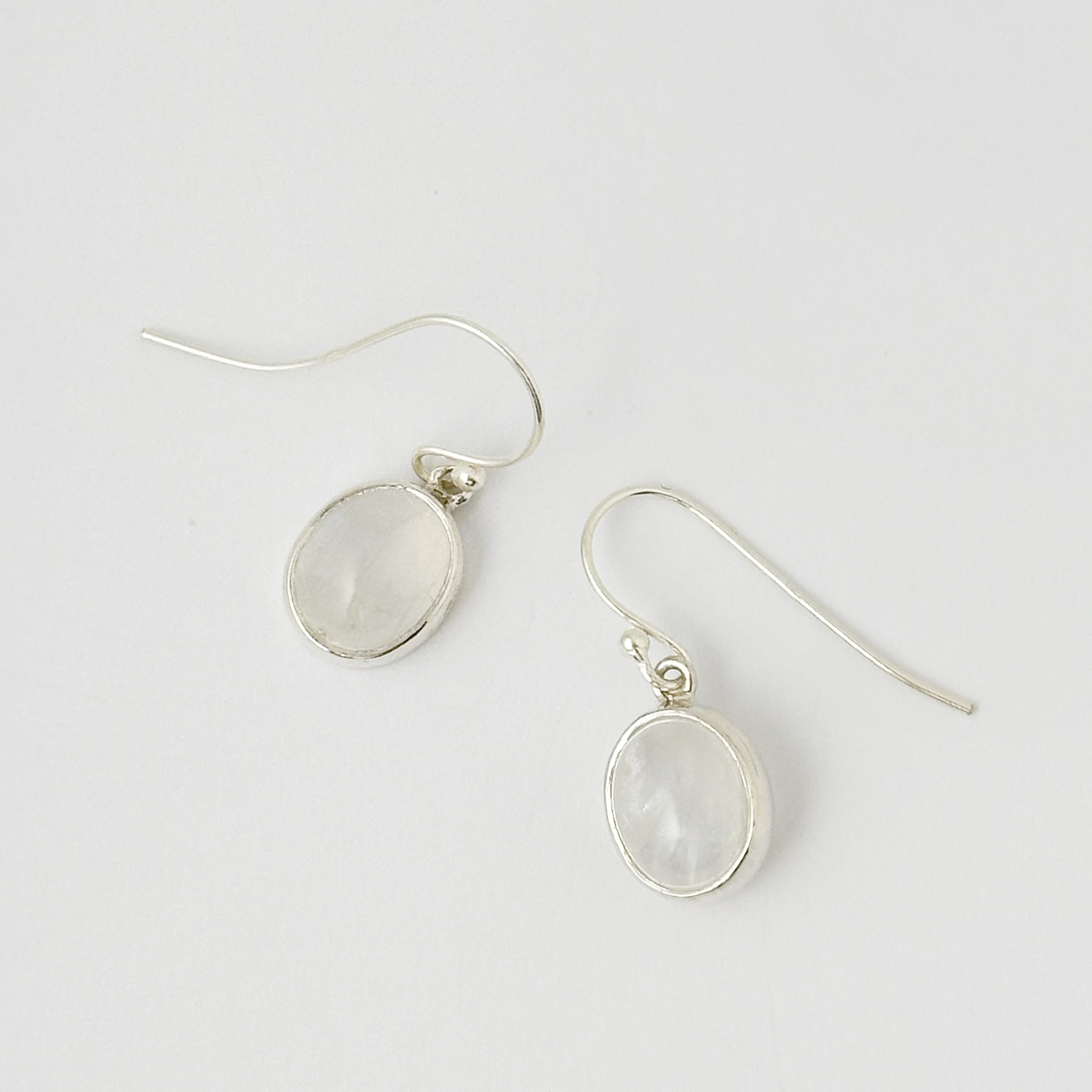 レインボームーンストーン オーバル フック ピアス M size