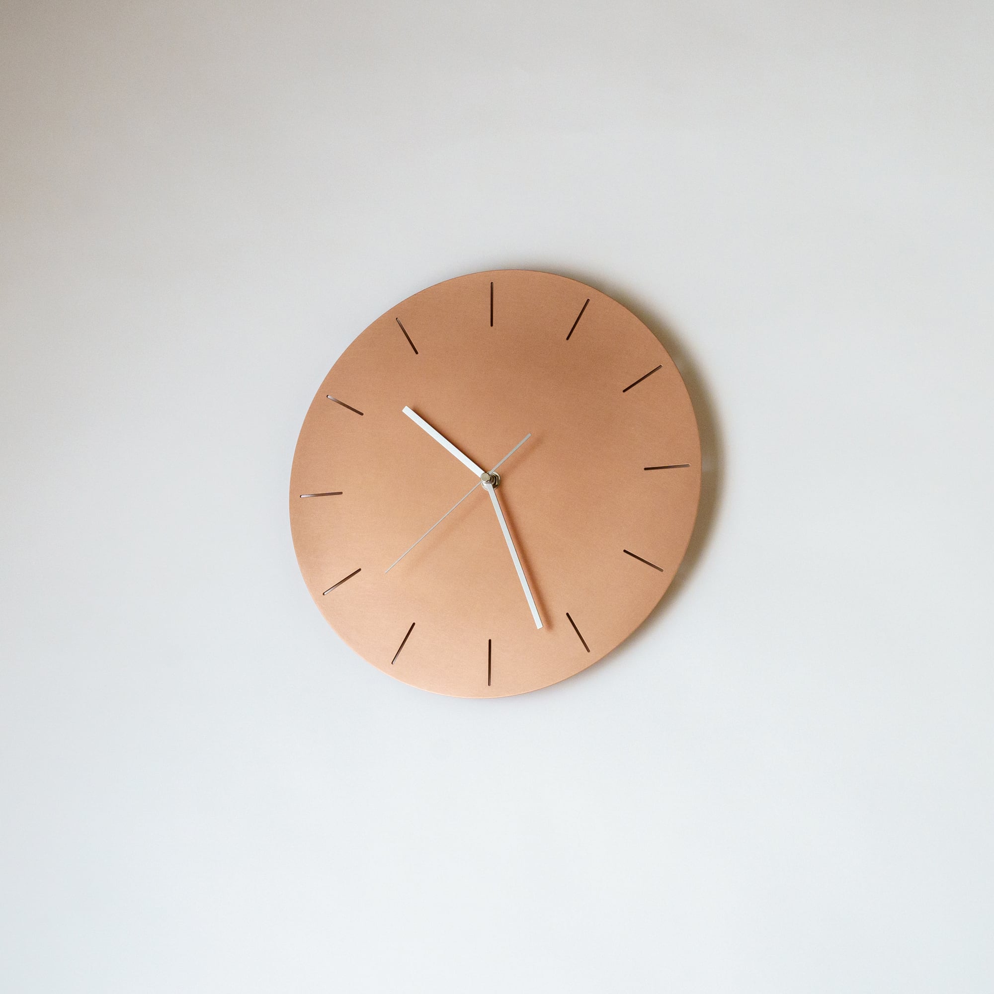 minimal wall clock 300 _ line / copper 壁掛け時計 300 線 / 銅 | KUMIJI